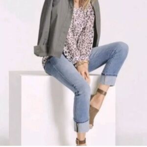 CAbi High Straight Leg Jeans Light Wash Blue Denim 5309 Size 2 Cotton Blend